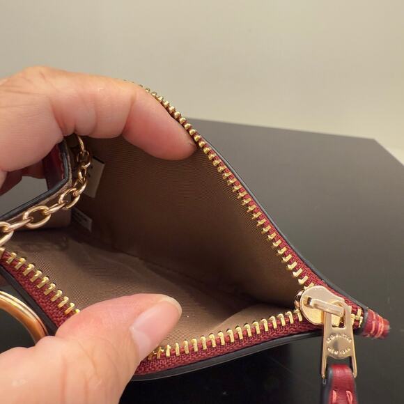 Last 1 ‼️Coach CZ462 Mini Skinny Id Case In Signature Canvas With Cherry Print - Picture 3 of 3